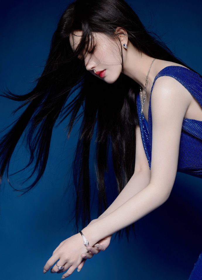 张的越开c得越深V澳门新葡京网站腿